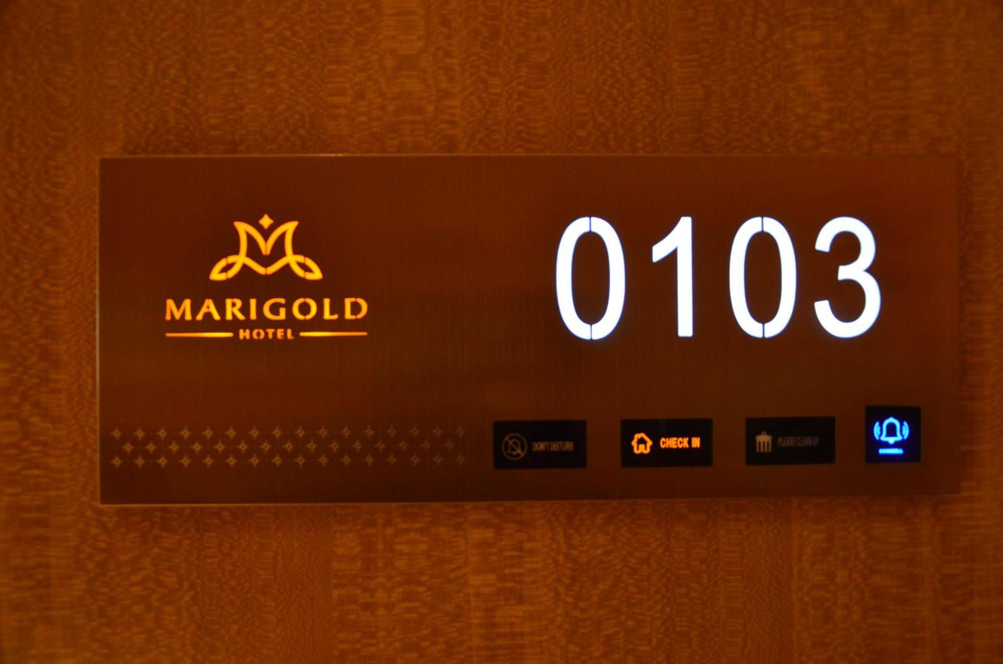 Marigold Hotel & Restaurants Виндхук Экстерьер фото